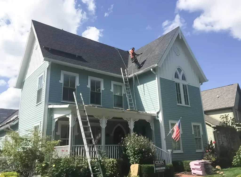 roof installation experts installing a roof on home in effingham illinois